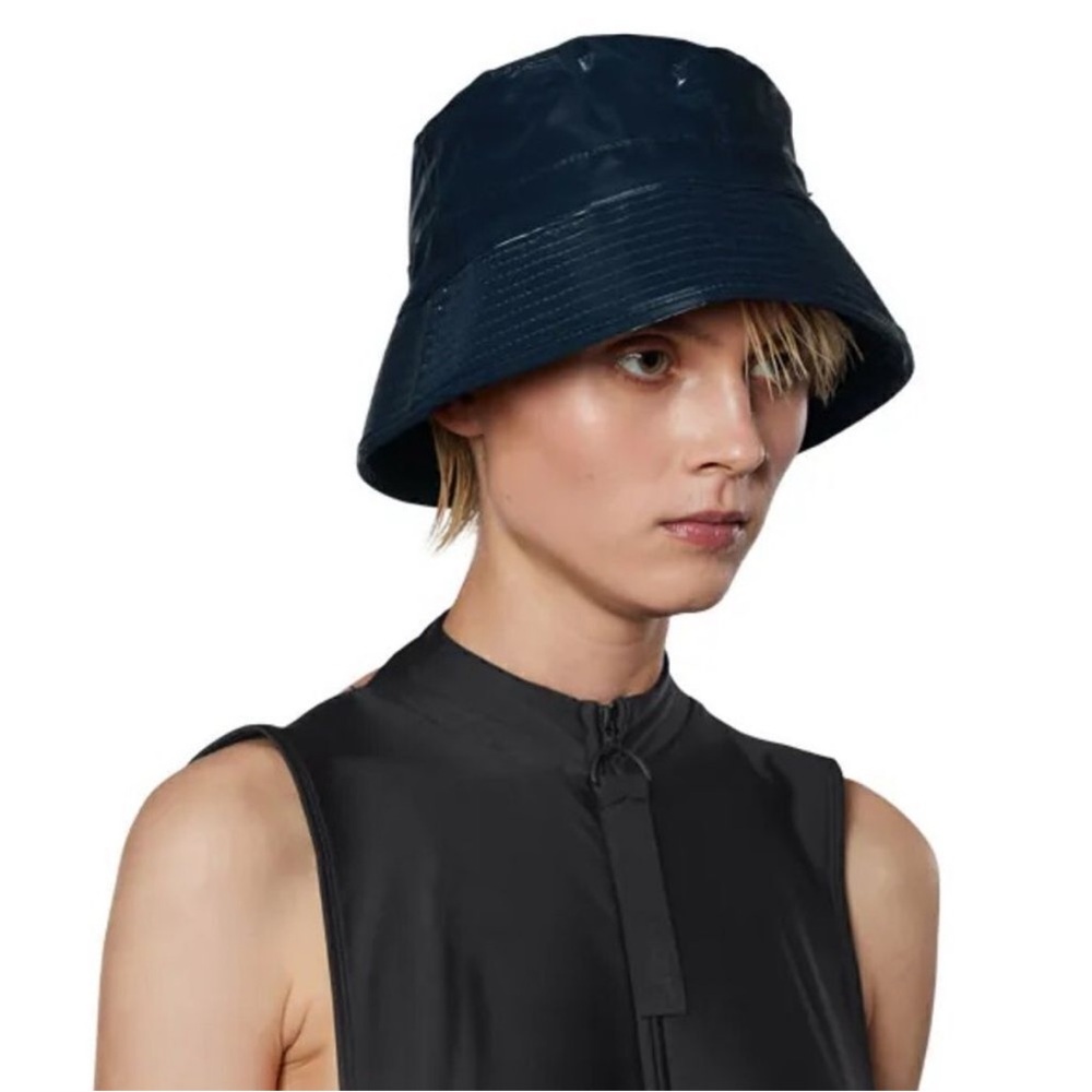 Rains Unisex Shiny NAVY Bucket Hat M/L